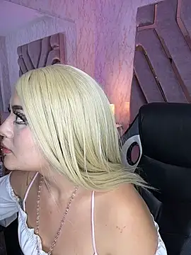 lya_nekko_ webcam