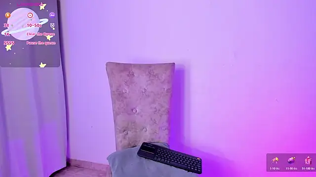 Camila_Coxx live cam on StripChat