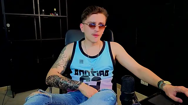 FelixStarkk live cam on StripChat
