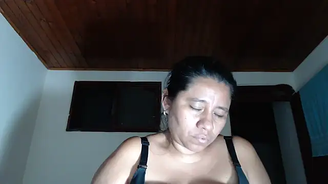 adrixxx38 webcam