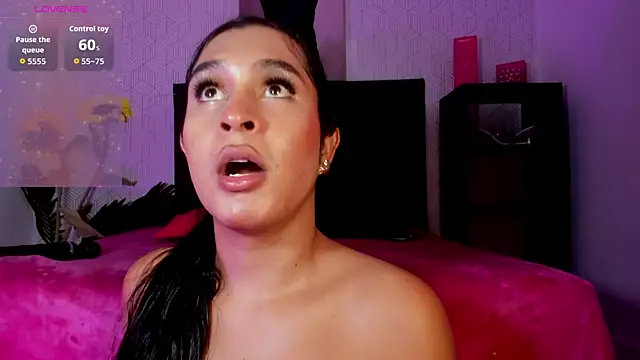 Selena_fox24 live sex cam