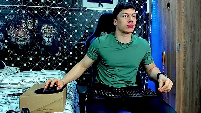javiersexymann live sex cam