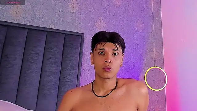 Alejandroo_Montenegro webcam