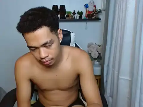 curlyasian_njxx webcam
