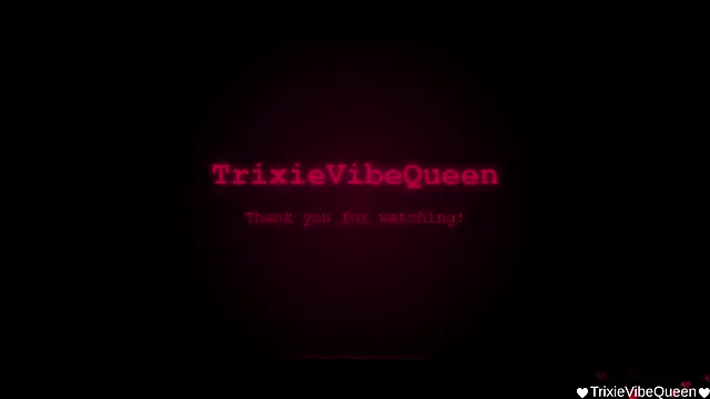 TrixieVibeQueen webcam