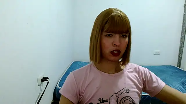estefania224 webcam