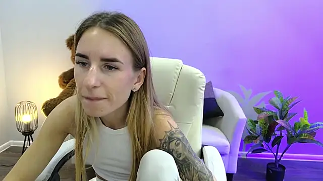 DeboraHorny webcam