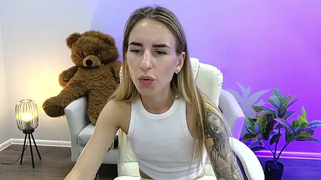 DeboraHorny webcam
