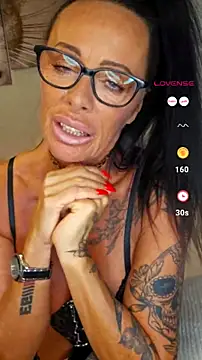 Misses-Cougar webcam