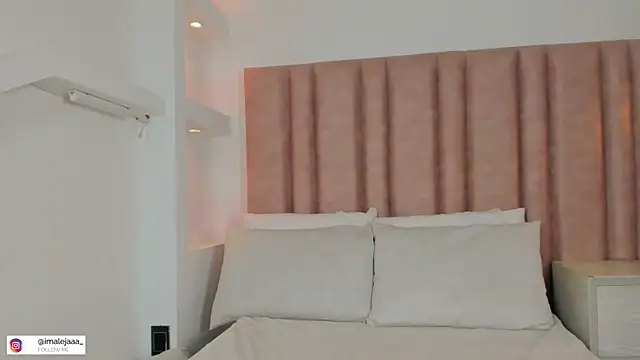 im_alejandra_ webcam
