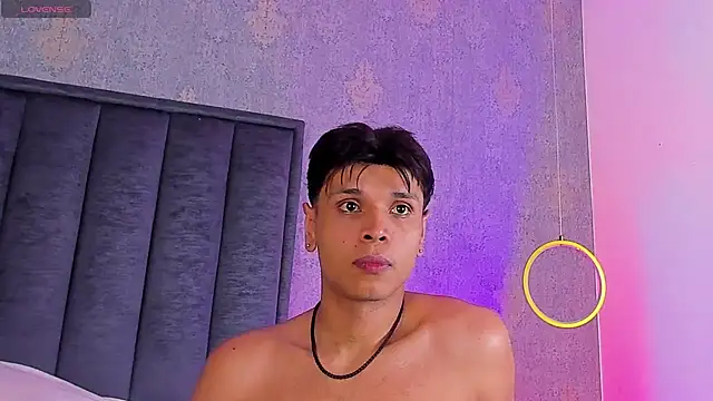 Alejandroo_Montenegro webcam