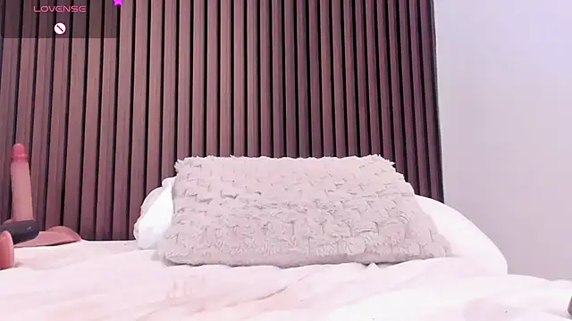 MILLYEVANS1 webcam