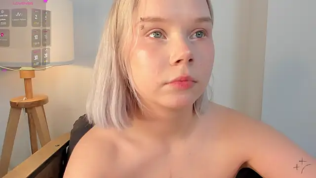 Shy_nikka_4you webcam
