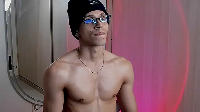 Mheysam_Youngerx webcam