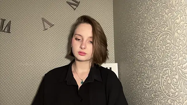 LovieClausing webcam