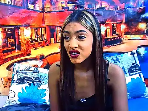 IndianPretty14u2Luv webcam