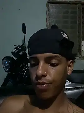 Aleexxx_2005 webcam
