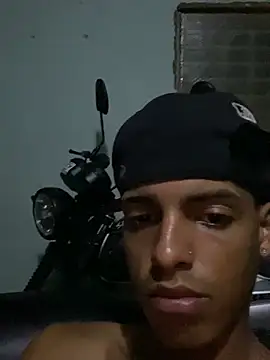 Aleexxx_2005 webcam
