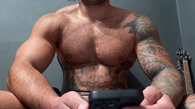 Mr_YourGod webcam