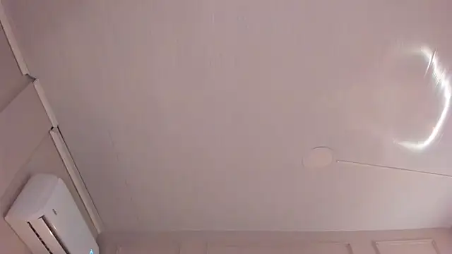mia_kisses2 live sex cam