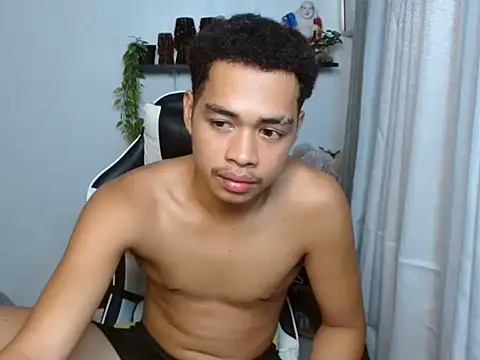 curlyasian_njxx webcam