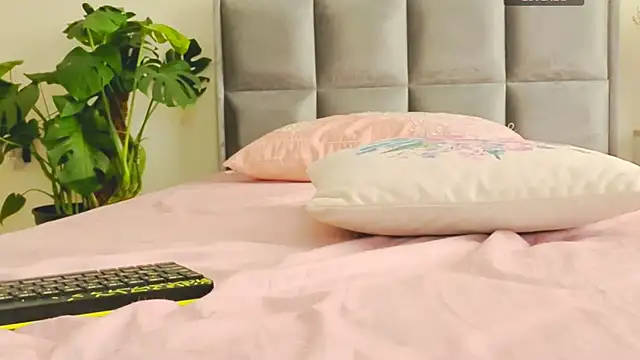 -TurkishLatina- webcam