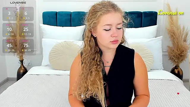 CassiRide live sex cam