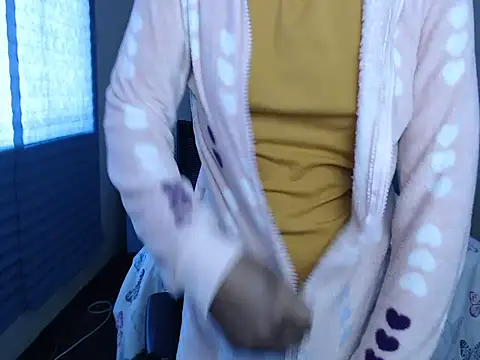 QUEENMANDYY webcam
