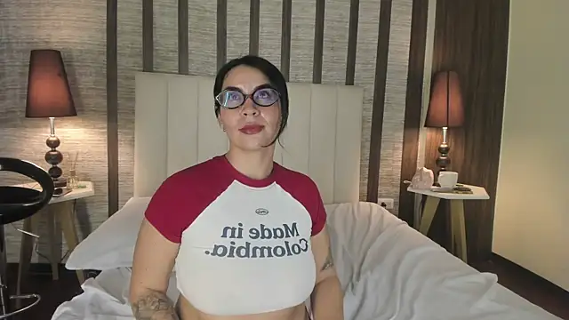 Hannah_Cross webcam