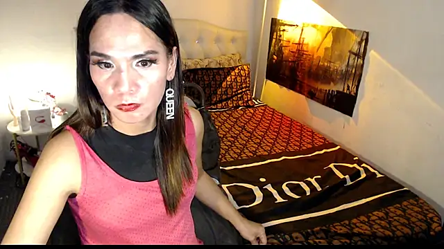 NinaDOM4CUM webcam