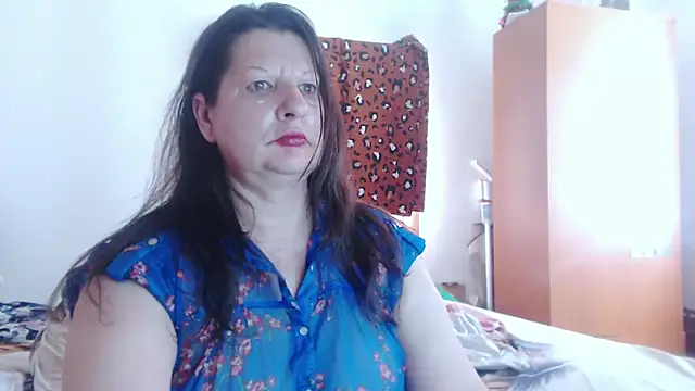 ExtasyMature live cam on StripChat