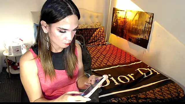 NinaDOM4CUM webcam