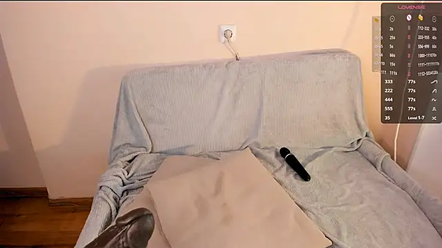 Aura_boobss webcam