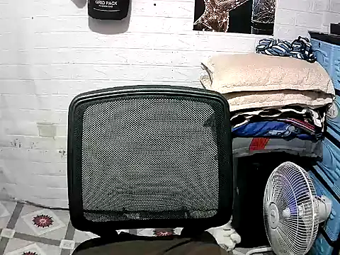 Theboy_cummerx69 webcam