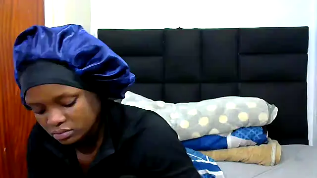 DarkPearl_20 webcam