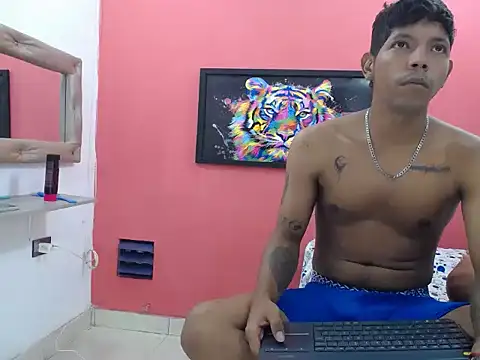latinosninfomanos webcam