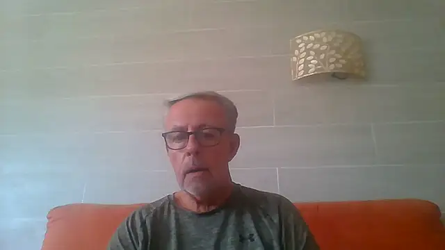 tuggy59 (M grandpa) - close up helmet