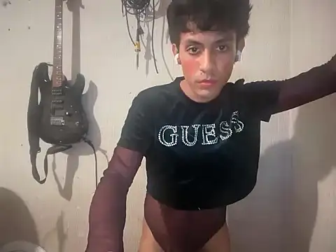 luiscachondito99 webcam