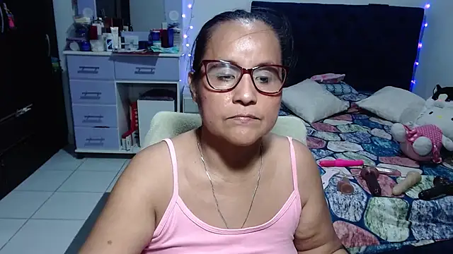 pervert_mommy_ - Pervert_mommy_'s free webcam - UK Sex Cams