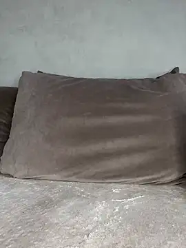 LaraVoosh webcam