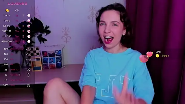 KindHazelHere_ webcam