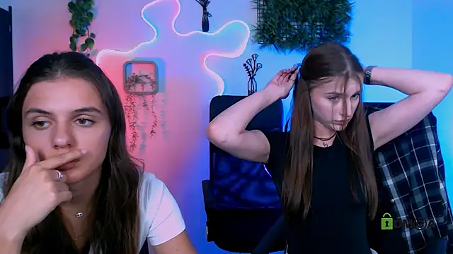 lisa_dark_ webcam