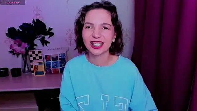 KindHazelHere_ webcam