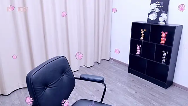 Elegant-001 live cam on StripChat