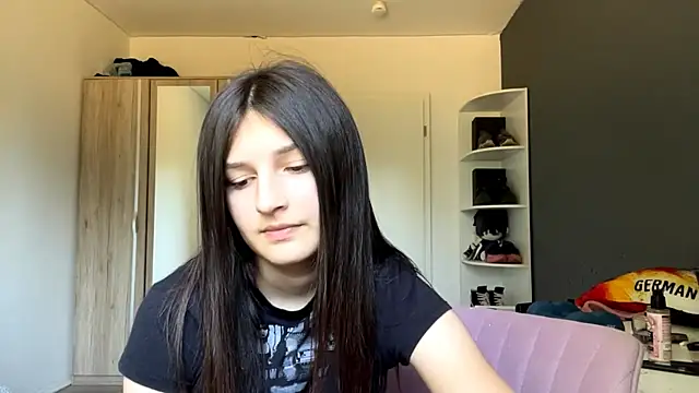 SpanishRooter live cam on StripChat