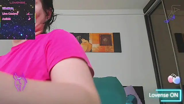 GoldenLunaa webcam