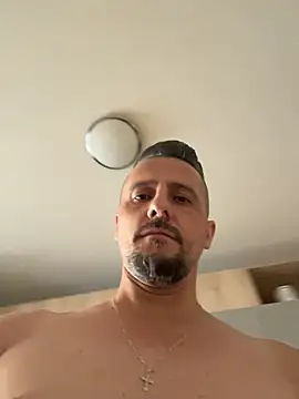 InsaneMattt live sex cam
