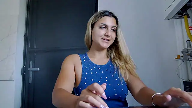 NicolePlay webcam