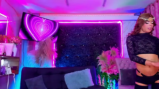 Queens_Wonders_Blonders webcam