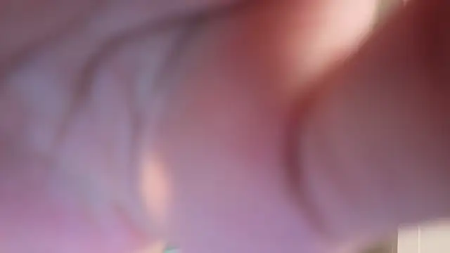 momgoeswild webcam